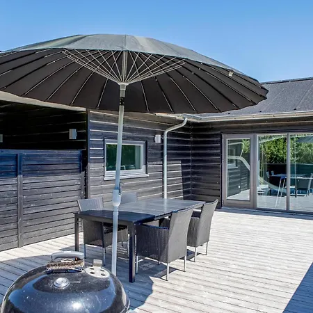 Pet Friendly In Hadsund With Wifi Holiday home Haslevgarde